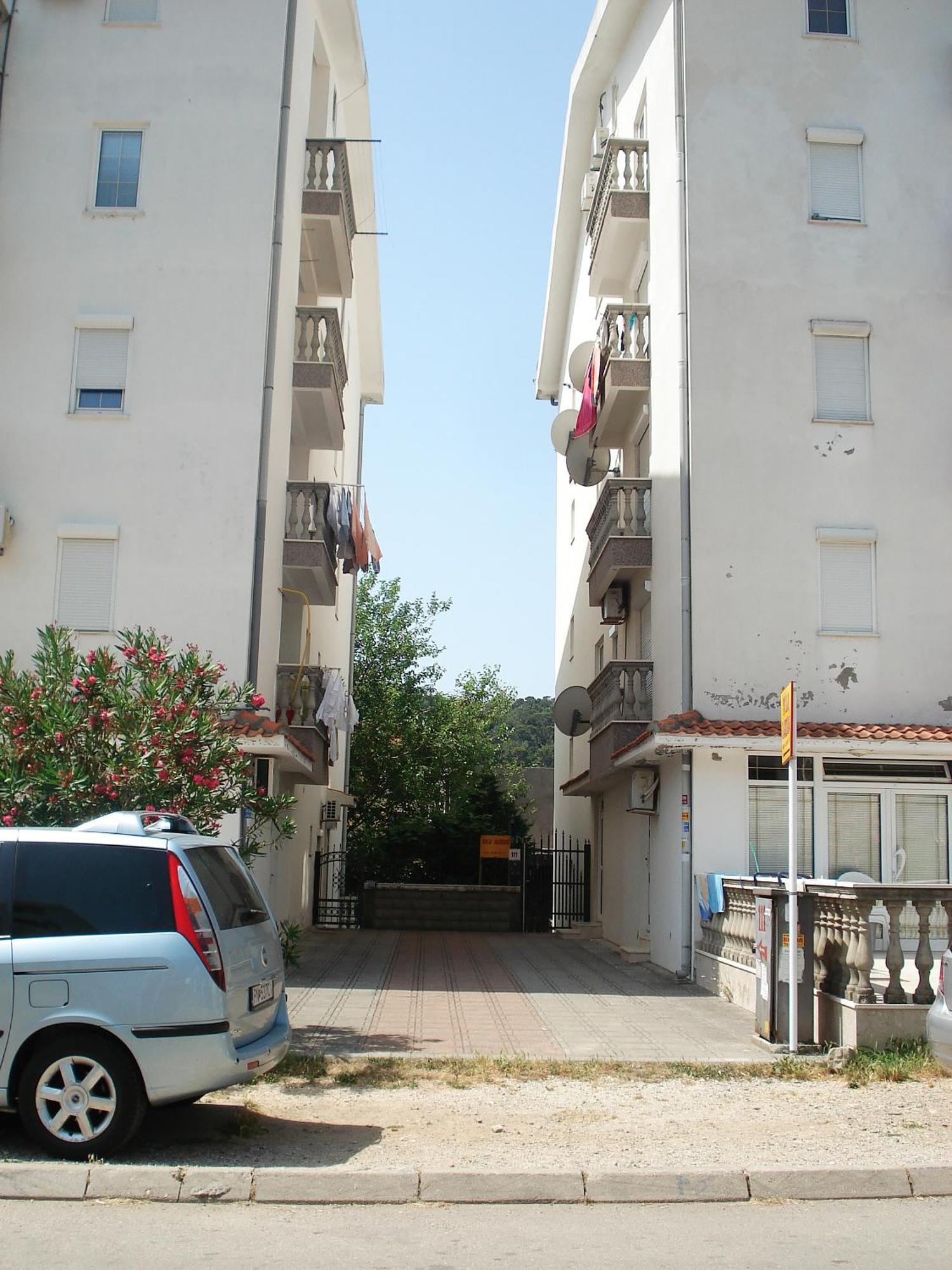 Apartments Aleksic Sutomore Exterior photo